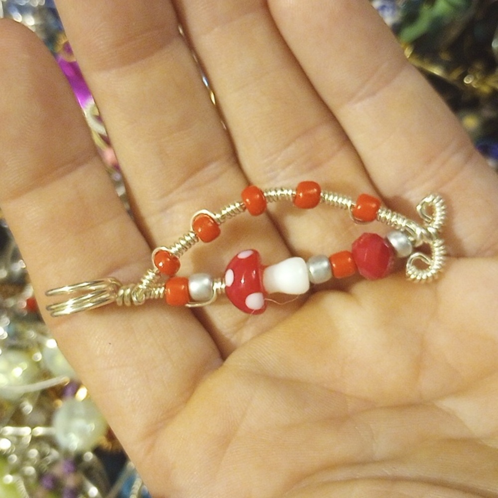 Handmade 🍄 Red mushroom pendant, silver tone